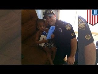 Police officer, pinalitan ang mga nanakaw na regalo ng isang bata, gamit ang sarili niyang pera!