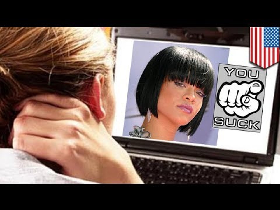 Rihanna, naging cyberbully sa isang 16-year-old na fan, na ginaya ang kanyang pananamit!