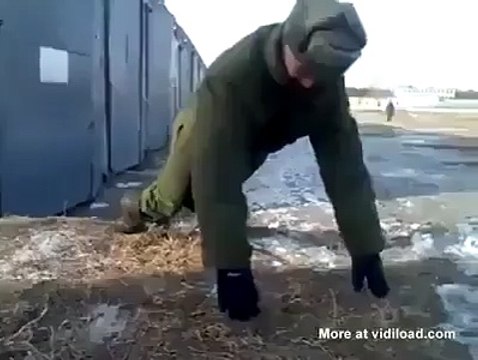 Army Man Amaizing Stant