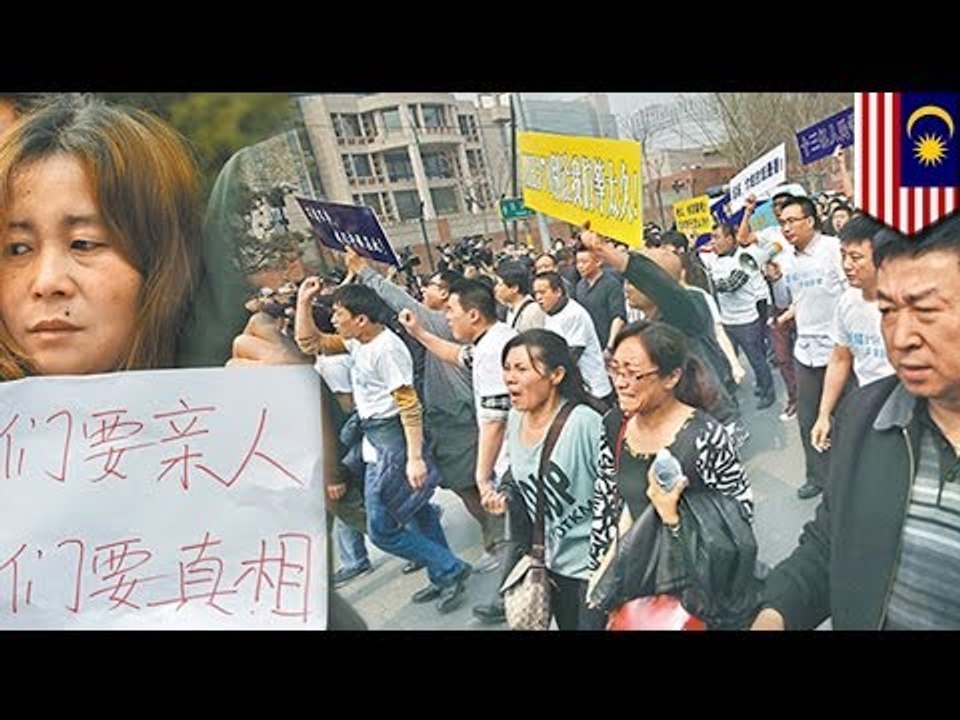 Chinese na pamilya ng mga pasahero sa flight MH370, nag-protesta sa Malaysian Embassy sa Beijing
