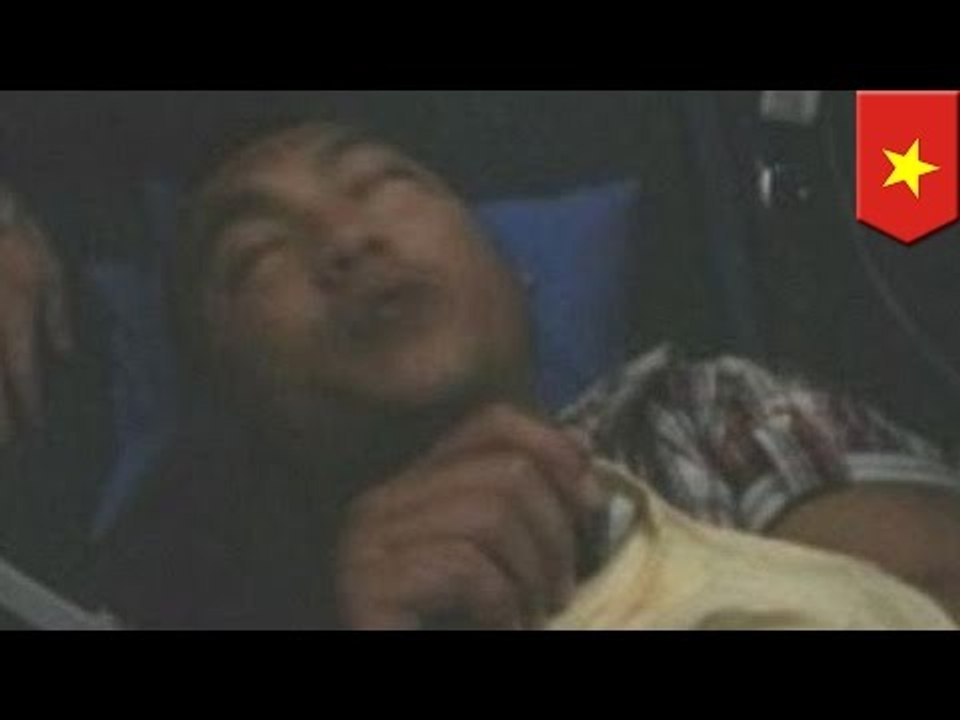 Man tries to open emergency exit mid-flight on Vietnam Airlines plane to Australia