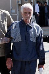 Eşini, Boğazını Keserek Öldürdü