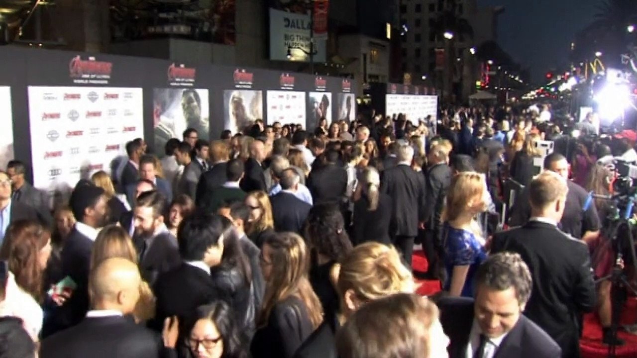 Chris Evans' bizarre interview at Avengers premiere