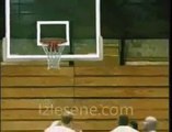 Jimlastikçi Basketbol Oynarsa Böyle Basket Atar