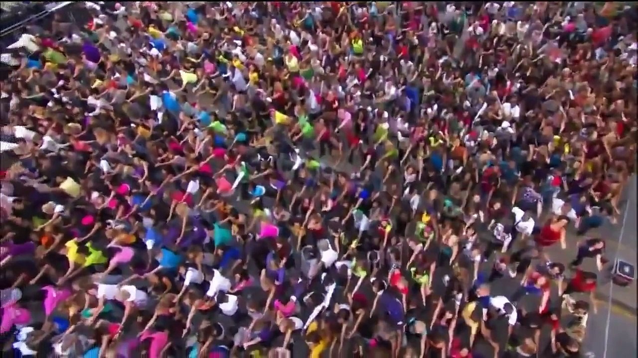 FLASH MOB Oprah vs. Black Eyed Peas I Gotta Feeling Chicago video