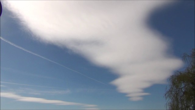 Phenomenal lenticular clouds over Poland 2015 HD time-lapse