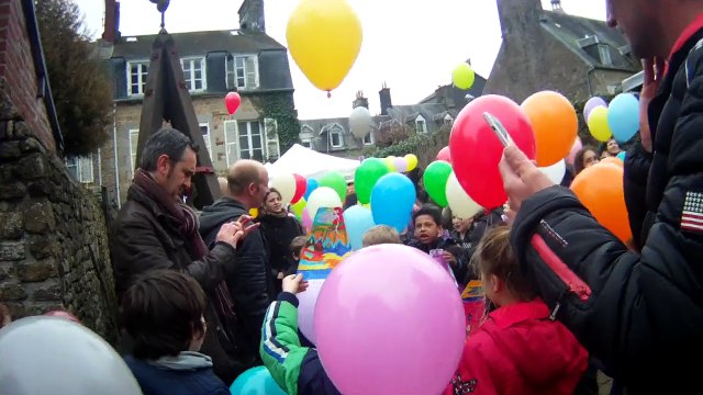 laché de ballon Ecole Notre-Dame Villedieu-les-¨pôeles