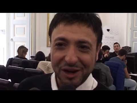 Napoli - Gigi Finizio racconta la sua musica in un instant book -2- (14.04.15)