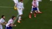 Dani Carvajal punches Mario Mandzukic - Atletico Madrid vs Real Madrid - Champions league 2015