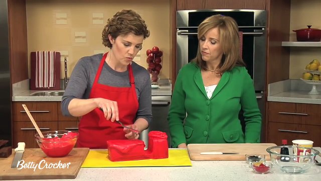 How To Make a Fire Truck Birthday Cake with Betty Crocker