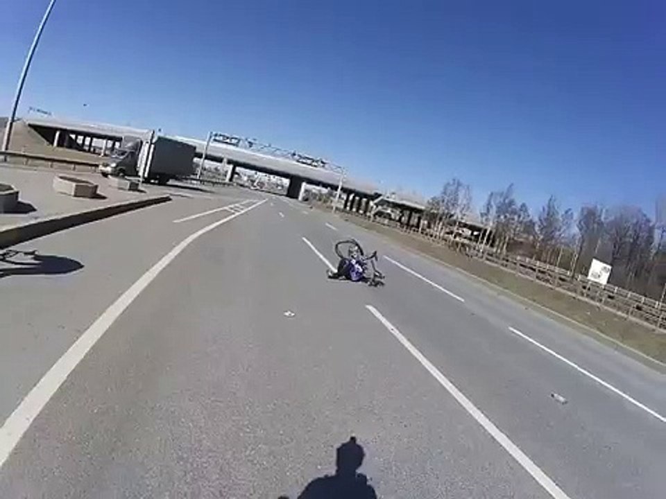 Un cycliste renversé par un camion-citerne