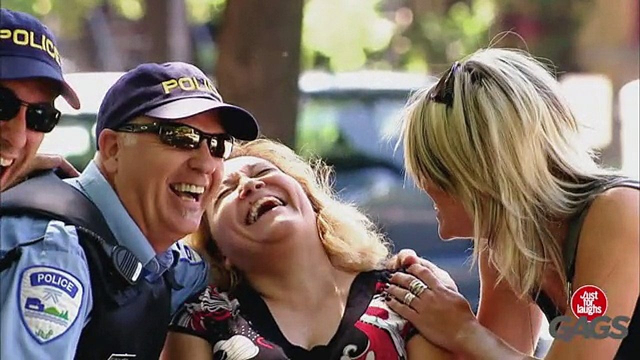 Wanted Fugitives Pranks - Best of Just For Laughs Gags_