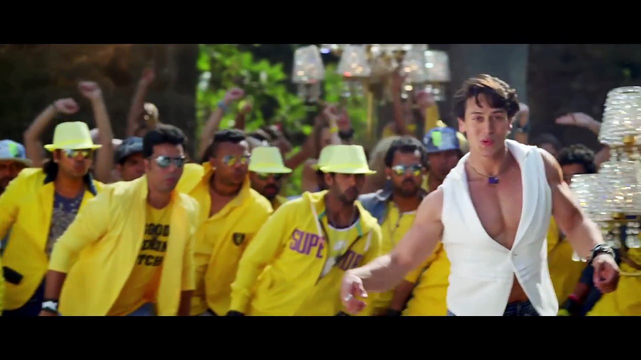 'Whistle Baja' - Heropanti _ Official Video Song _ Tiger Shroff and Kriti Sanon