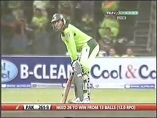 Brilliant Performance of Abdul Razzaq Vs South Africa In Abu Dhabi UAE (31st oct 2010) - YouTube