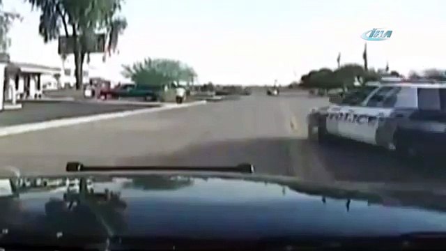 Suçluyu polis otosuyla çarparak yakaladılar !