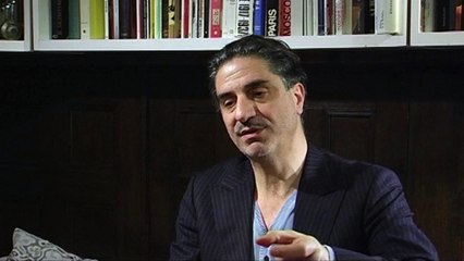 Simon Abkarian : "Le génocide arménien est une plaie encore béante, ni nettoyée, ni suturée"