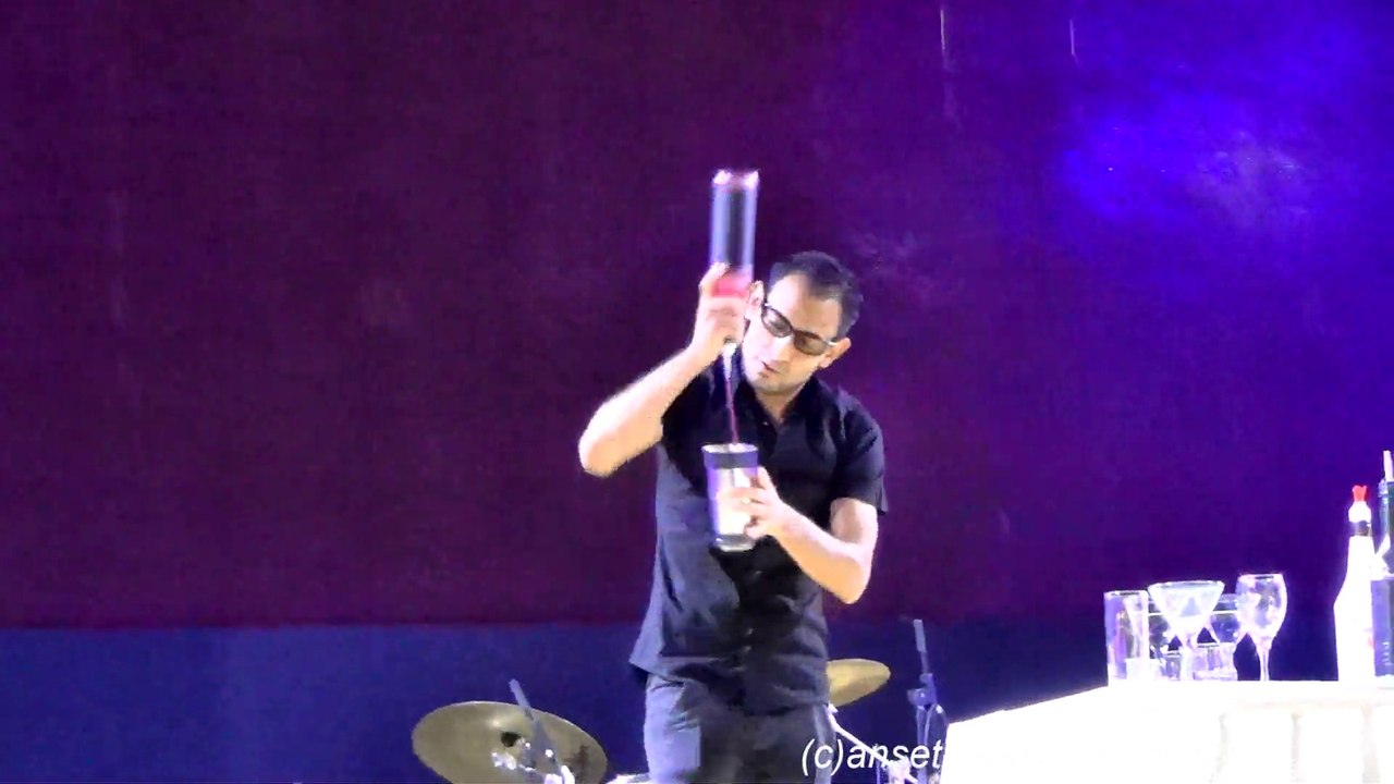 Acrobatic Bartender. Great Performance Seen in Sharm el Sheikh, Egypt