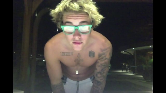 Justin Bieber's Swaggy Group Of Friends Lip Syncs 'I Really Like You' With Swag