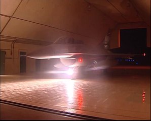 ‫إقلاع المقاتلات المصرية لقصف مواقع داعش بليبيا‬