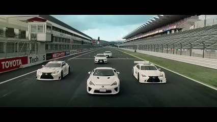 Cinq Lexus "F" dans un ballet de drifts sur le circuit de Fuji