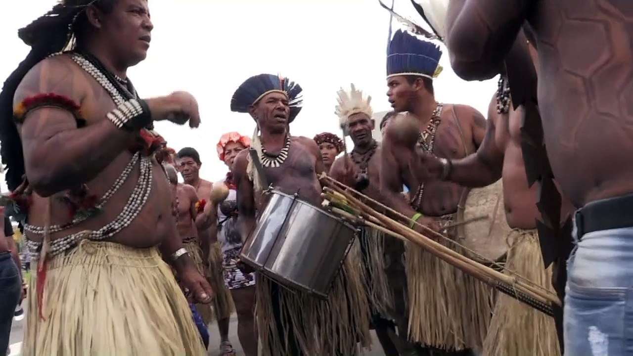 Brésil: des indigènes dénoncent "l'attaque" de leurs droits