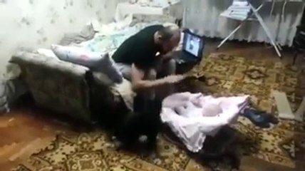 Cat prevents Owner of child abuse !!