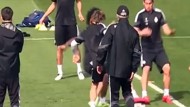 Cristiano Ronaldo '' Big Kiss '' To Marcelo at Real Madrid training l 2015