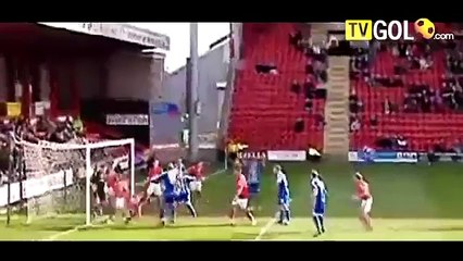 لقطات مضحكة في كرة القدم 1