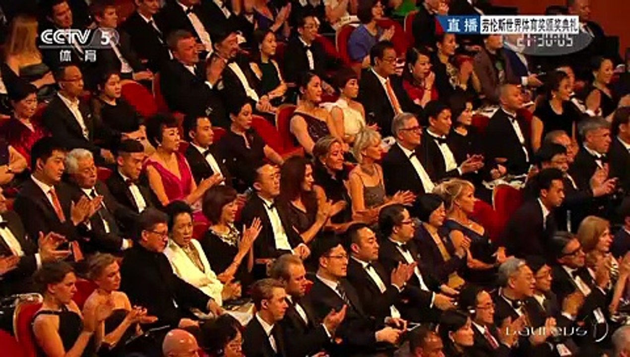 Benedict Cumberbatch plays Ping Pong @ Laureus Awards