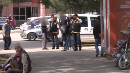 Adana'da İki Araç Kundaklandı