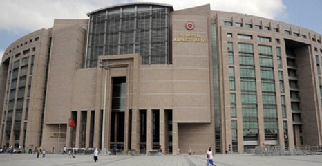 İstanbul Adalet Sarayı'na Başkasına Ait Kimlikle Girmek İsteyen 2 Kişi Yakalandı