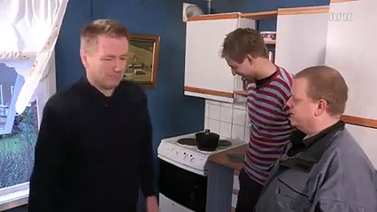 Quand on verse de l'eau sur de l'huile qui brûle !!