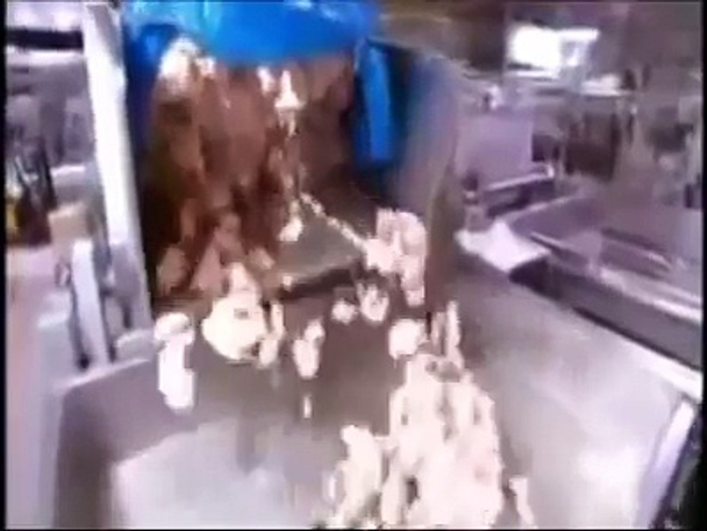 La Fabrication De Saucisse Ou Comment Devenir Végétarien En 3 Min - 