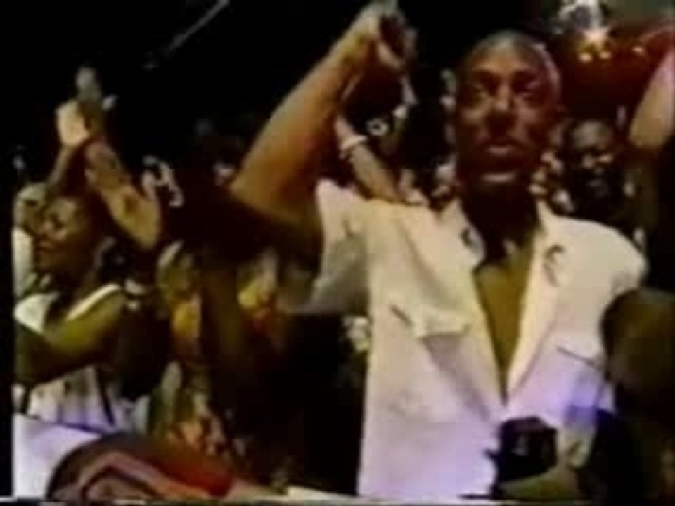 Con Funk Shun - Love Train (Live)