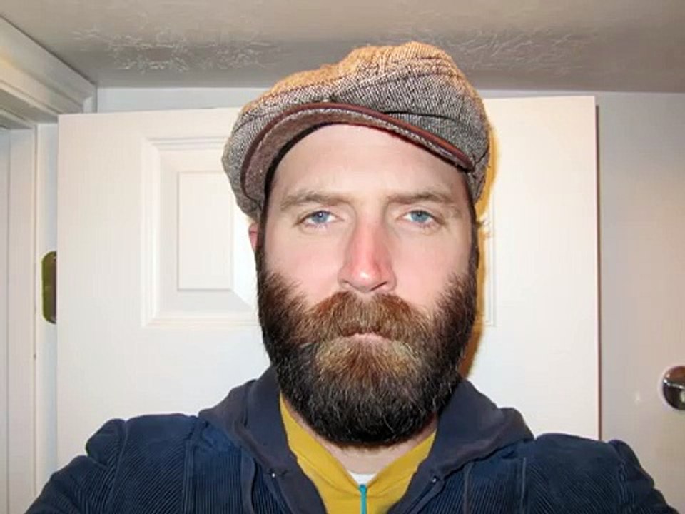 MASSIVE BEARD ENGULFS A MAN'S FACE IN 6 MONTH TIME LAPSE
