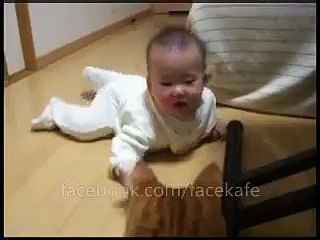KEDİ VE BEBEGİN OYUNU
