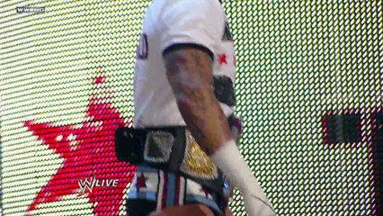 Raw: CM Punk makes his shocking return to WWE