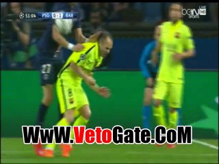 "إنييستا"يخرج على ناقله فى مباراه باريس سان جيرمان