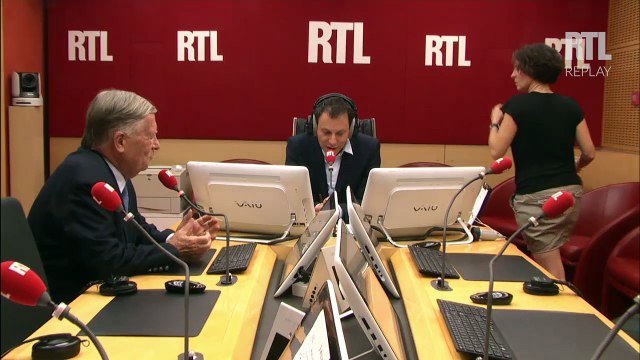 Alain Duhamel : L'UMP change de nom pour symboliser le renouveau de la droite