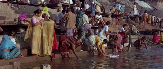 I ROGHI DI BENARES - dal film "Baraka" di Ron Fricke