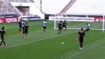 Malcom vive tarde de artilheiro e faz golaço em treino do Timão