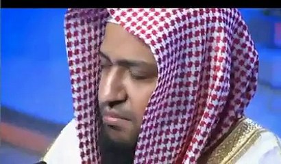 طالب هندي يقلد أئمة الحرم المكي في الصلاة