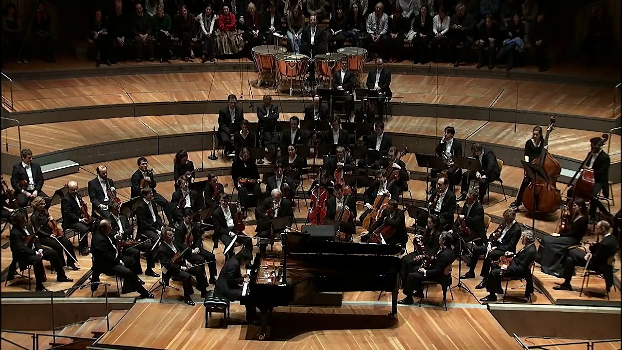 Lang Lang plays Chopin Etude Op.10 No.3 in E Major at The Berlin Philharmonic.