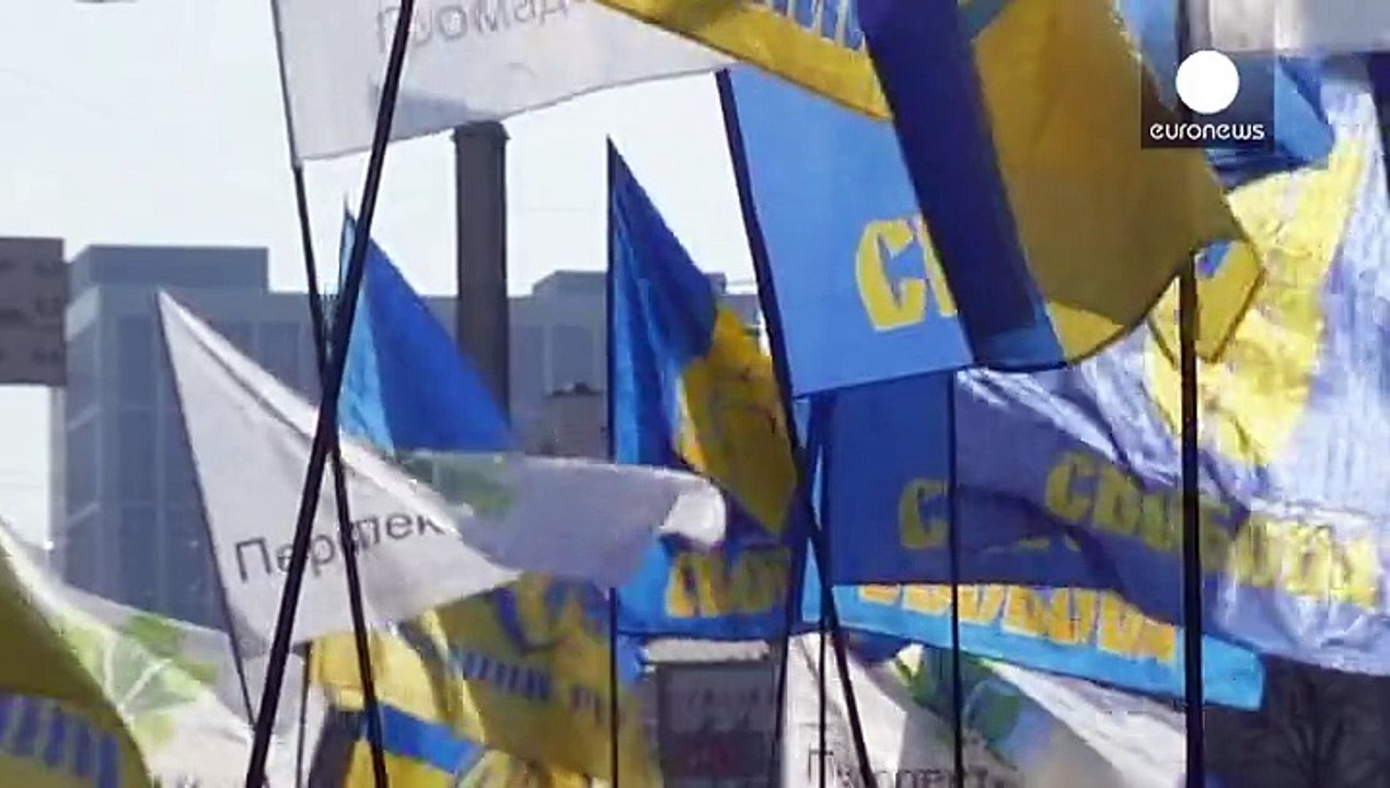 Украина: Конституционный суд начал и отложил рассмотрение закона о люстрации