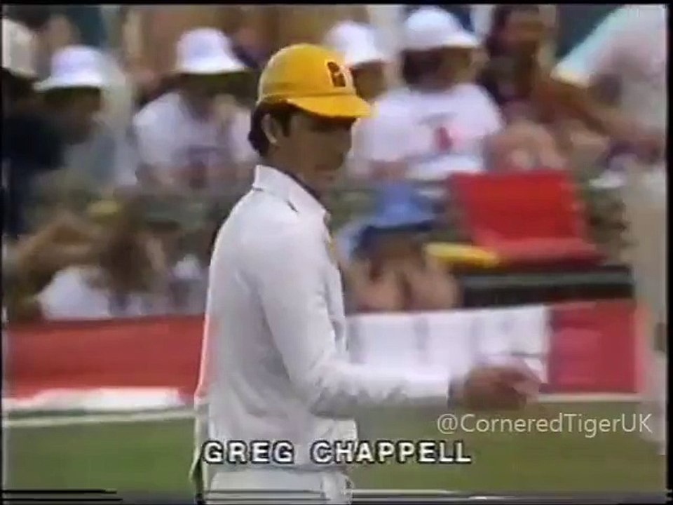 Kaptaan Khan vs Max Walker Funny Incident 1978 WSC Australia v WSC World XI - Must Watch