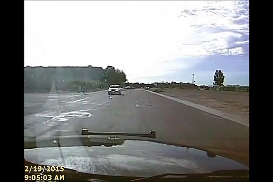 Un policier américain écrase volontairement un suspect armé avec son véhicule