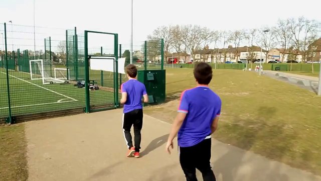 SkillTwins ft Miniminter AMAZING FOOTBALL SKILLS & TUTORIAL!