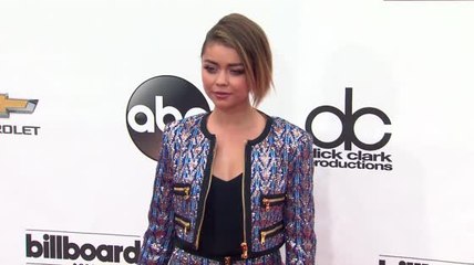 Doctores le dijeron a Sarah Hyland que ella 'nunca tendría una vida normal'
