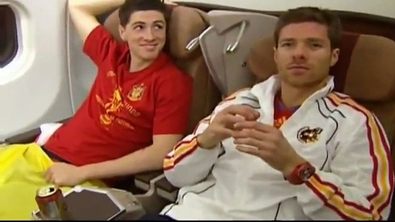 Watch Spain's party on their flight home