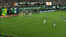 David Beckham scores a super goal from 35 yards out